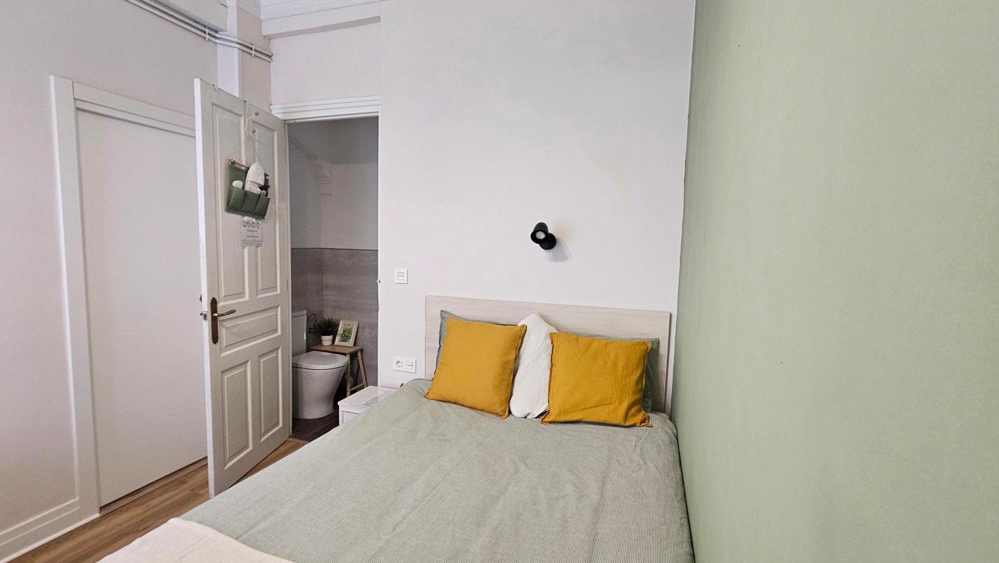 River - Private Wc Homestay *